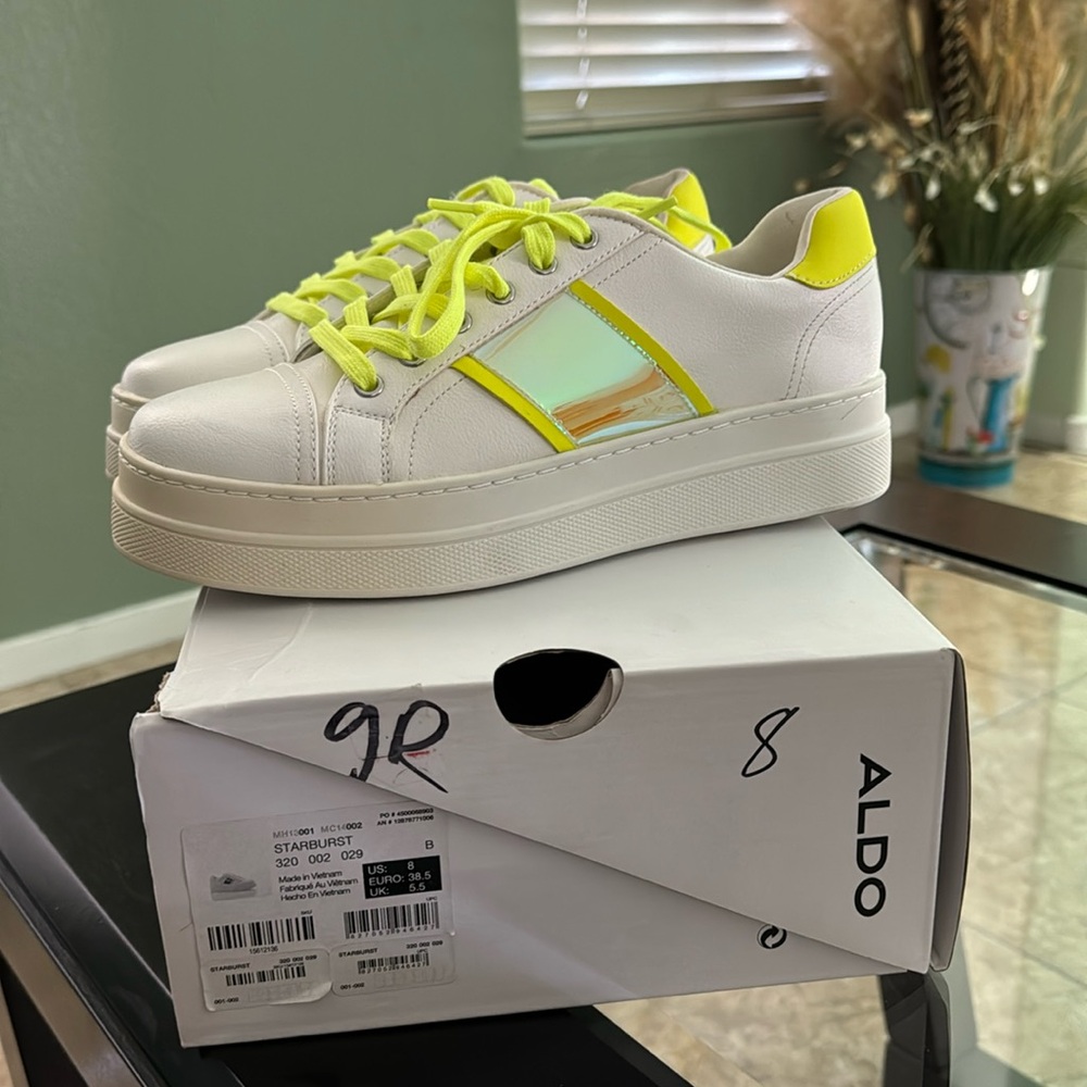 Aldo tenis shoes white US # 8 (woman)